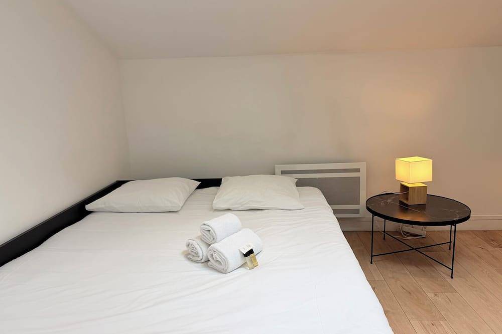 Appartement entier, Le Verlaine - parking et wifi inclus - 11 min en transports métro B in Oullins, Lyon et ses environs