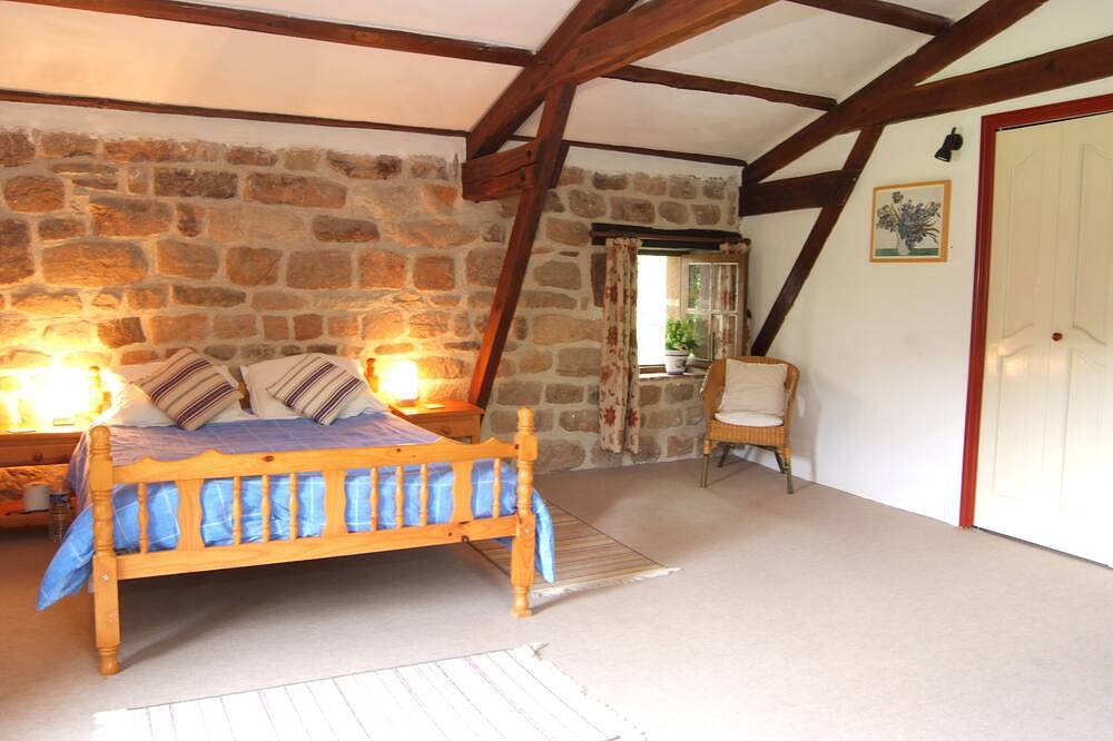 Beautiful restored farmhouse with pool in South West France, very priv in Penne (France), Région d'Albi