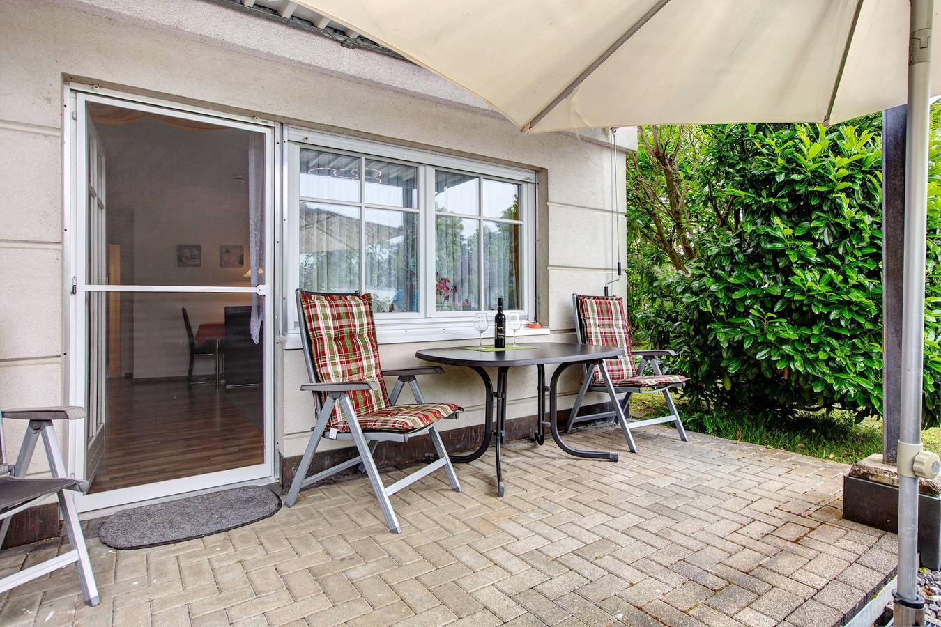 Apartamento entero, Apartamento Ahorn con terraza privada y Wi-Fi in Waldshut-Tiengen, Selva Negra (zona sur)