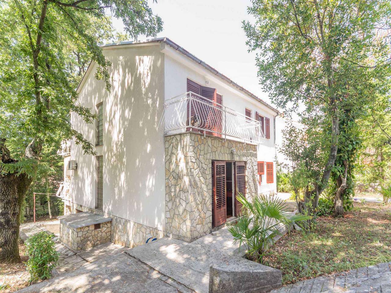 Entire holiday apartment, Holiday apartment with terrace  in Njivice, Krk