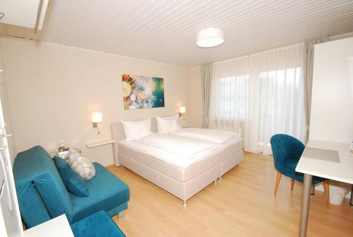 Hotel, mit Terrasse in Rheinböllen