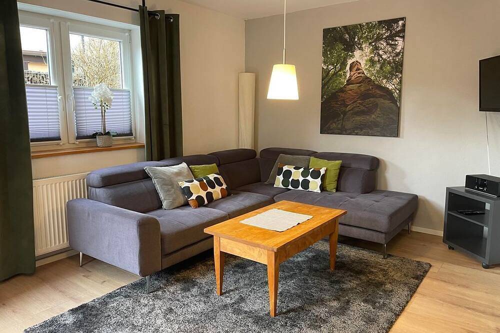 Ganze Wohnung, Ferienwohnung Haus Hahnfelsblick - Appartement/Fewo, Dusche, Wc, 1 Schlafraum in Erfweiler, Landkreis Südwestpfalz