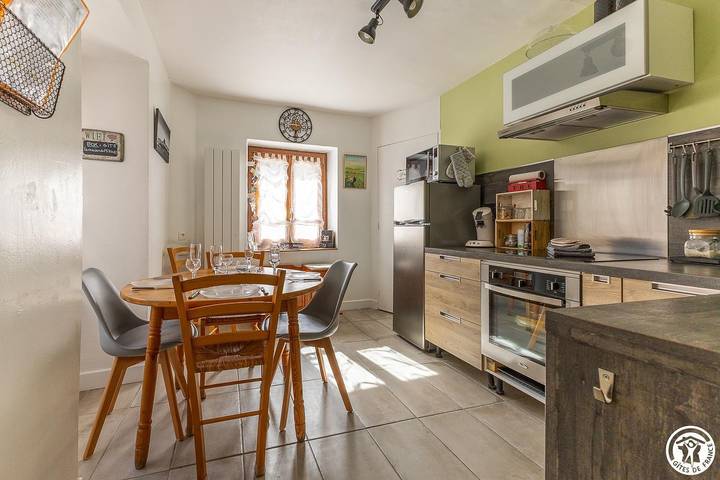 Gîte pour 5 personnes, avec Terrasse ainsi que Jardin et Vue