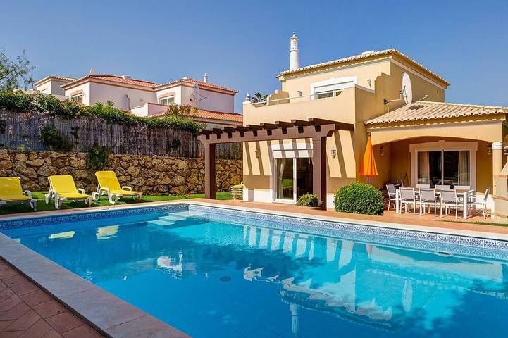 Villa für 4 Personen, mit Pool - 1