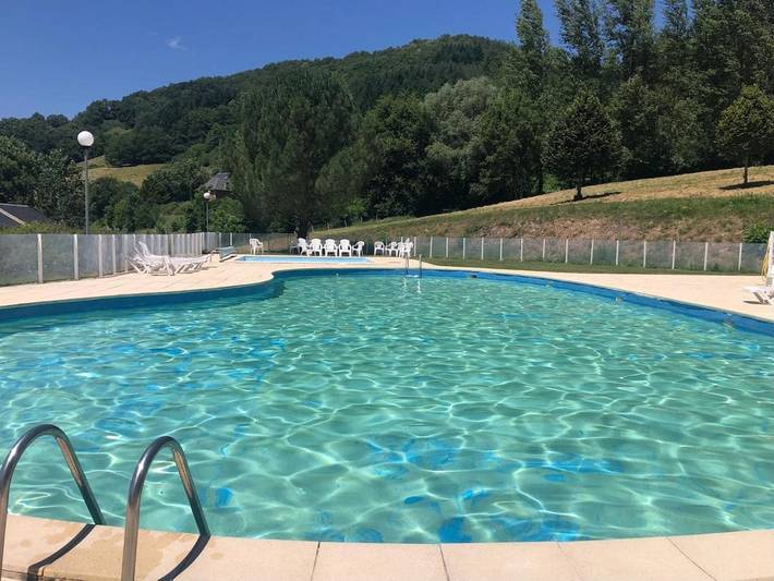 Gîte pour 7 personnes, avec terrasse et piscine ainsi que bassin pour enfant et jardin dans Saint-Geniez-d'Olt-et-d'Aubrac - 3