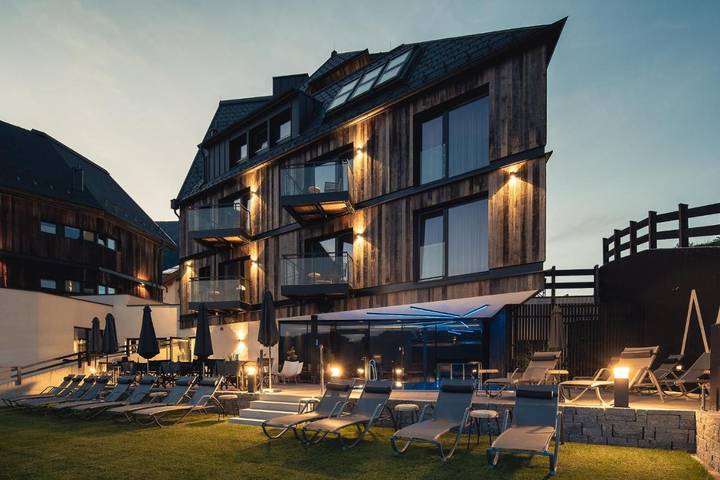 Hotel für 4 Personen, mit Balkon und Sauna sowie Ausblick und Pool in Fiss