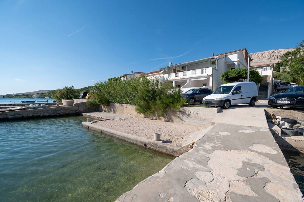 Ganze Wohnung, 1-Zimmer-Ferienwohnung am Strand Metajna, Pag in Metajna, Pag