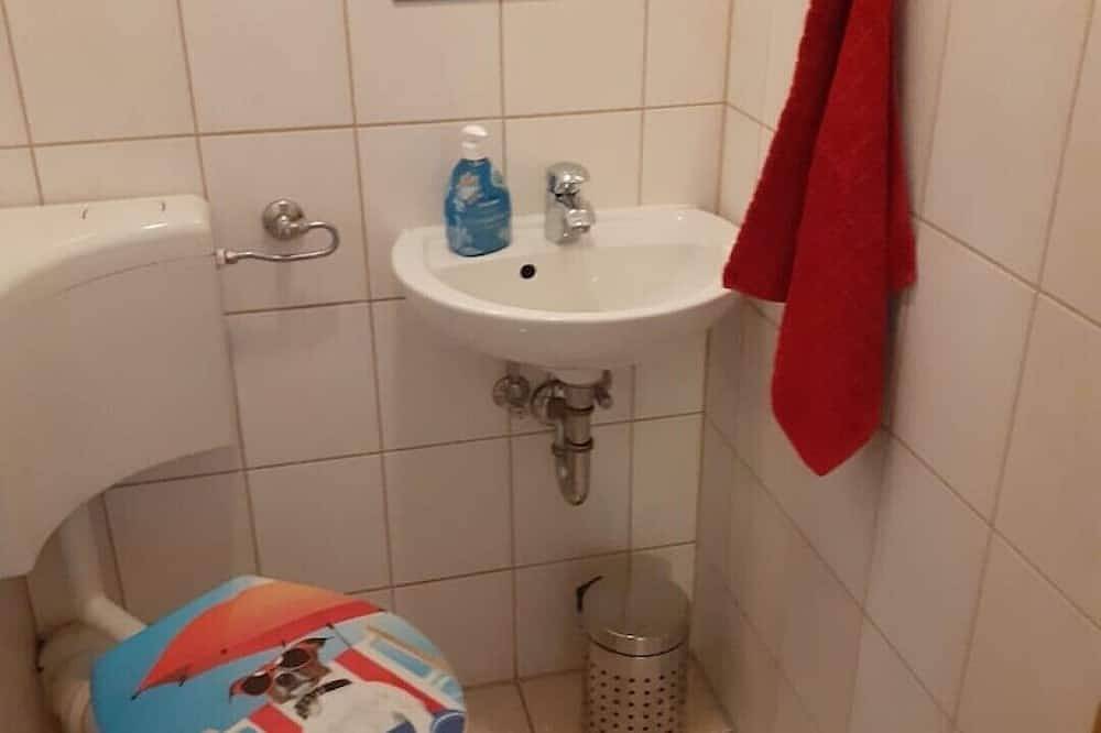 Großzügiges, idyllisch gelegenes Ferienhaus im Wald in Großbreitenbach, Rennsteig