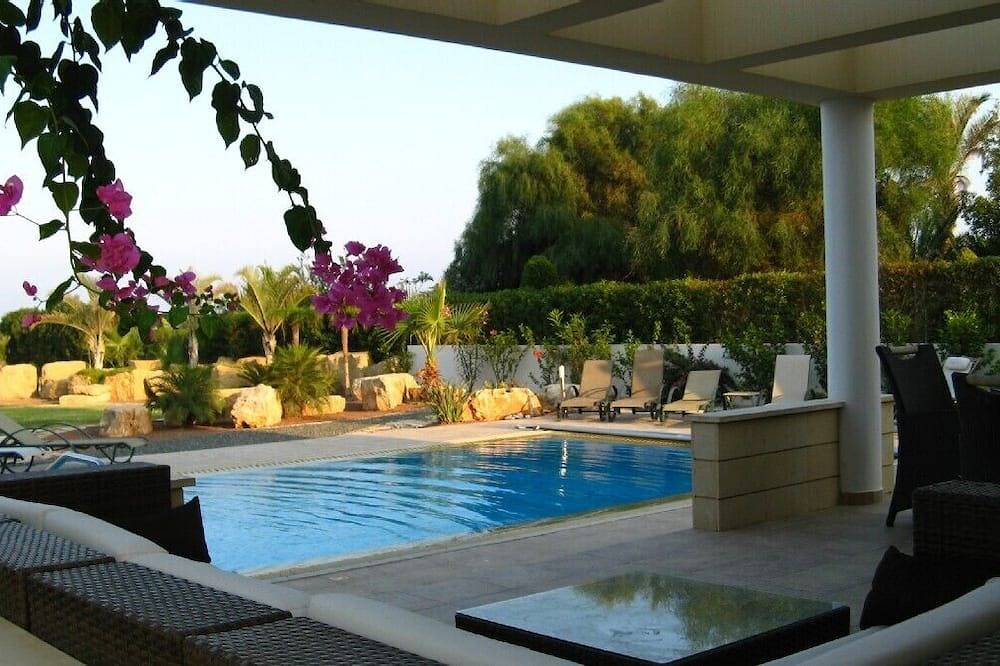 Limonia - Villa di lusso sulla spiaggia vicino alla spiaggia Bandiera Blu che può ospitare 12 (+1 bambino in Distretto di Larnaca