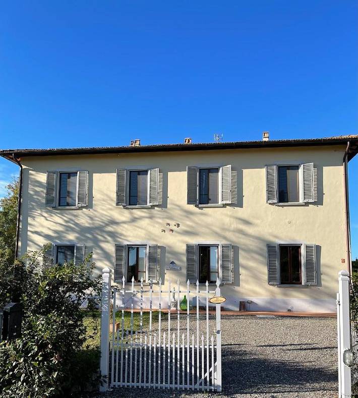 B&b per 3 persone, con Terrazza e Giardino nonché Piscina e Panorama a Montevarchi
