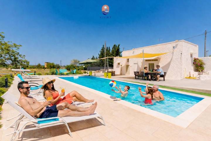 Villa für 10 Personen, mit Pool und Garten - 1