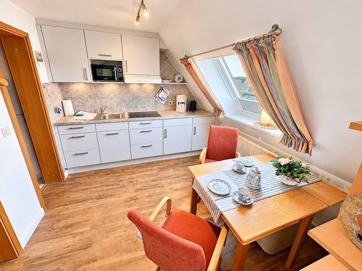 Ganze Wohnung, Eichhorn Nord – Gemütliche Unterkunft in Wenningstedt mit Terrasse und Garten in Nordfriesische Inseln (Schleswig-Holstein) (Schleswig-Holstein), Wenningstedt