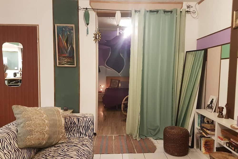 Ganze Wohnung, Kleine ruhige Wohnung in gediegener Lage in Saarbrücken, Saargau