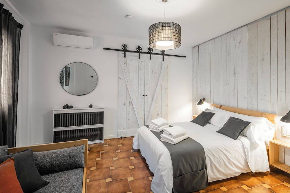 Entire apartment, Oteses11 Amplitud-confort-tranquilidad en el Centro de Baeza. Parking Privado in Baeza, Jaén Province