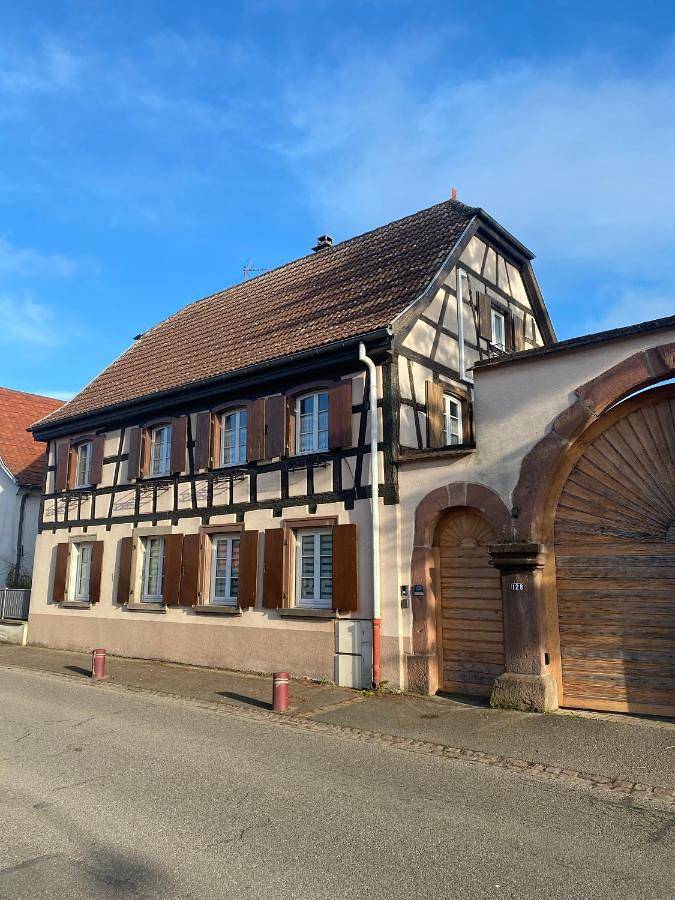 Gîte pour 10 personnes, avec piscine ainsi que jardin et vue, adapté aux familles à Horbourg-Wihr - 3