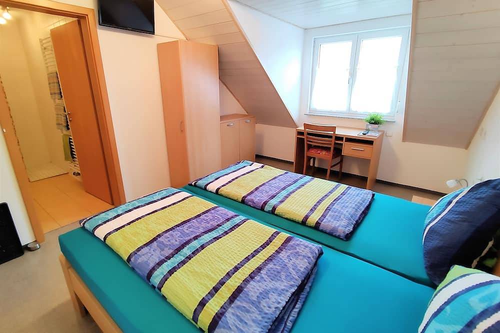 Ganze Wohnung, Doppelzimmer für 2 Gäste mit 15m² in Meckenbeuren in Ravensburger Spieleland, Meckenbeuren