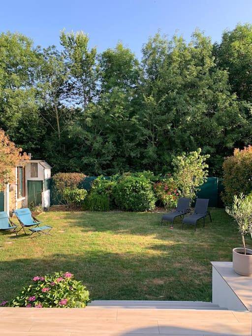 Location de vacances pour 8 personnes, avec vue et terrasse à Saclay - 3
