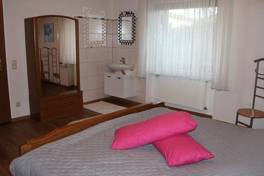 Ganze Wohnung, Ferienwohnung Bei Friedel - 2-Bett-Fewo Dusche und Bad/Wc, 1 Schlafraum in Bettenfeld, Bernkastel-Kues & Umgebung