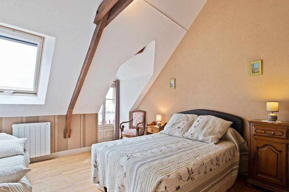 Encantadora casa de vacaciones ideal para niños in La Boussac, Región de Saint-Malo