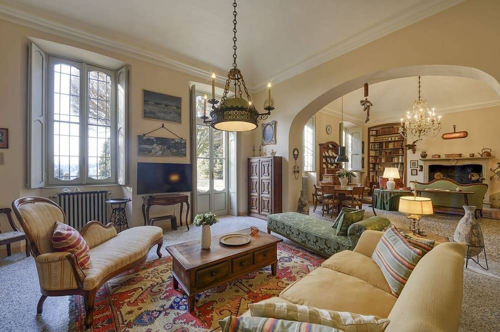 Entire apartment, Varese - Old-time villa next to golf course in Varese, Varese Province