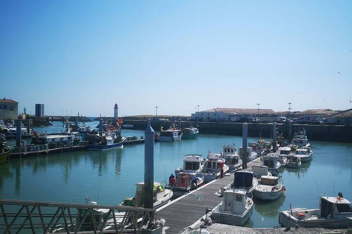 Appartement de vacances pour 4 personnes, avec terrasse ainsi que piscine et jacuzzi