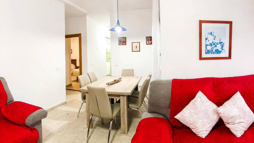 Villa Neptuno with private pool, sea view, Smart-Tv & free Wifi in Montaña Roja, Yaiza