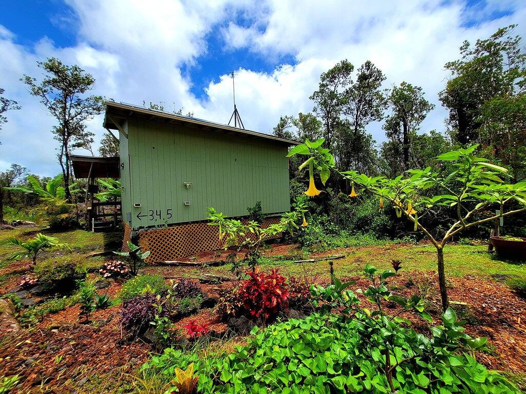 # 3 Kabine - privat mit Innenbadezimmer mit Mikrowelle und Grill in Fern Forest, West Puna