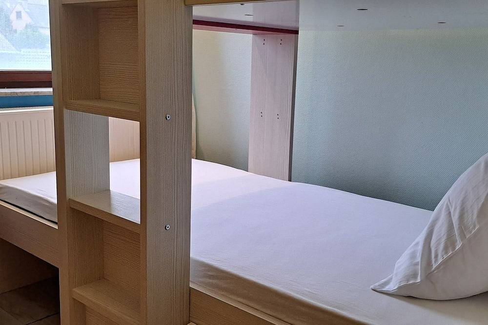 Your other Home\n7-8 people, Detached Villa, Towels and Linens provided for free. in Graven, Waals-Brabant