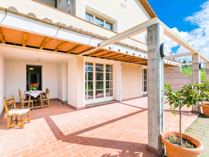 Villa pour 7 personnes, avec terrasse et piscine à Cecina