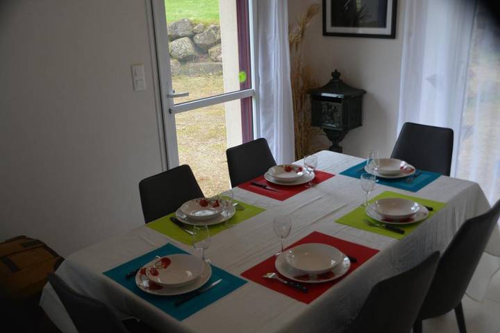 Location de vacances pour 9 personnes, avec vue et jardin, animaux acceptés à Saint-Gilles-Pligeaux - 3