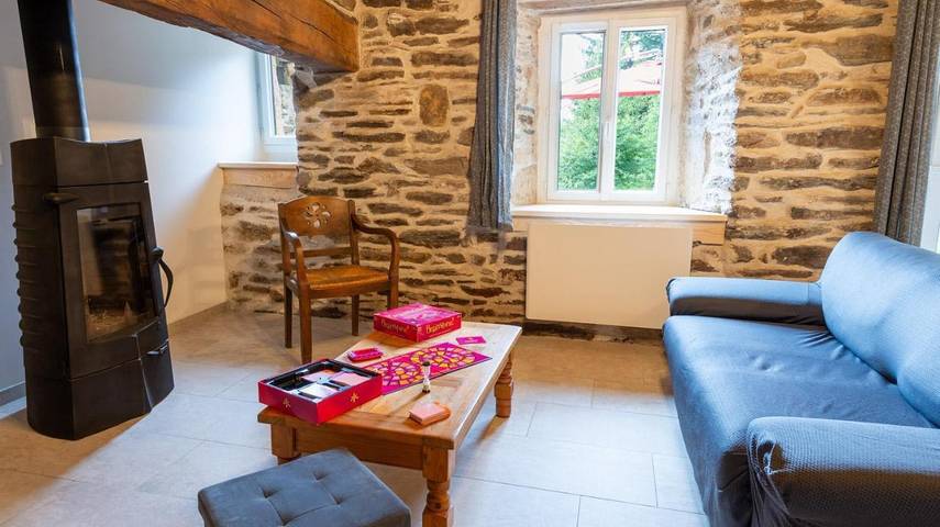 Location de vacances pour 6 personnes, avec terrasse dans Cubières - 2