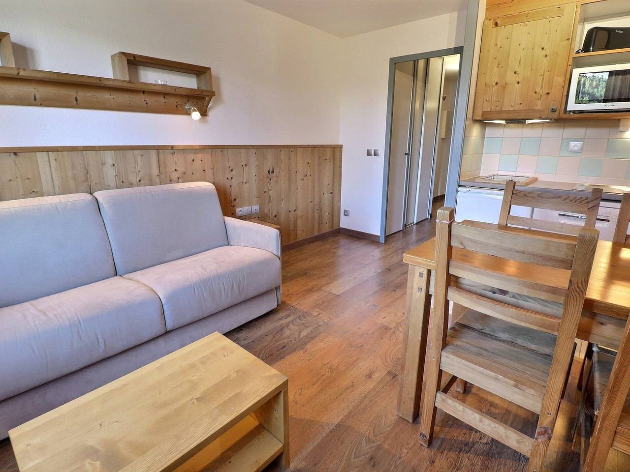 Appartement entier, Confortable 2 pièces skis aux pieds près des commerces in La Tania, La Perrière