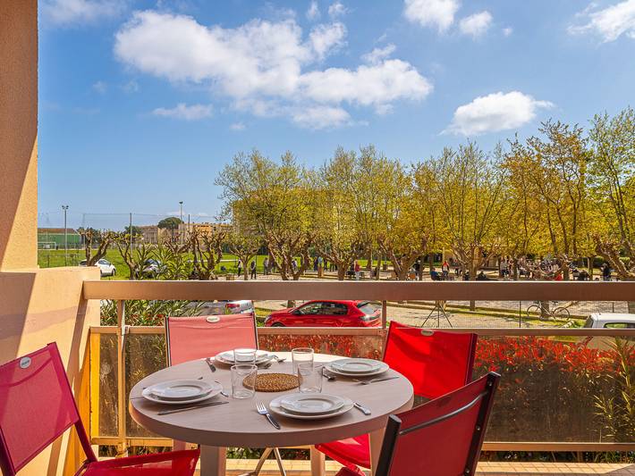 Gîte pour 4 personnes, avec vue ainsi que jardin et terrasse, animaux acceptés dans Golf Grand Jardin