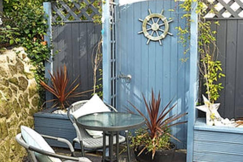 Beachfront Sea View Cottage in Rhos on Sea, Conwy region
