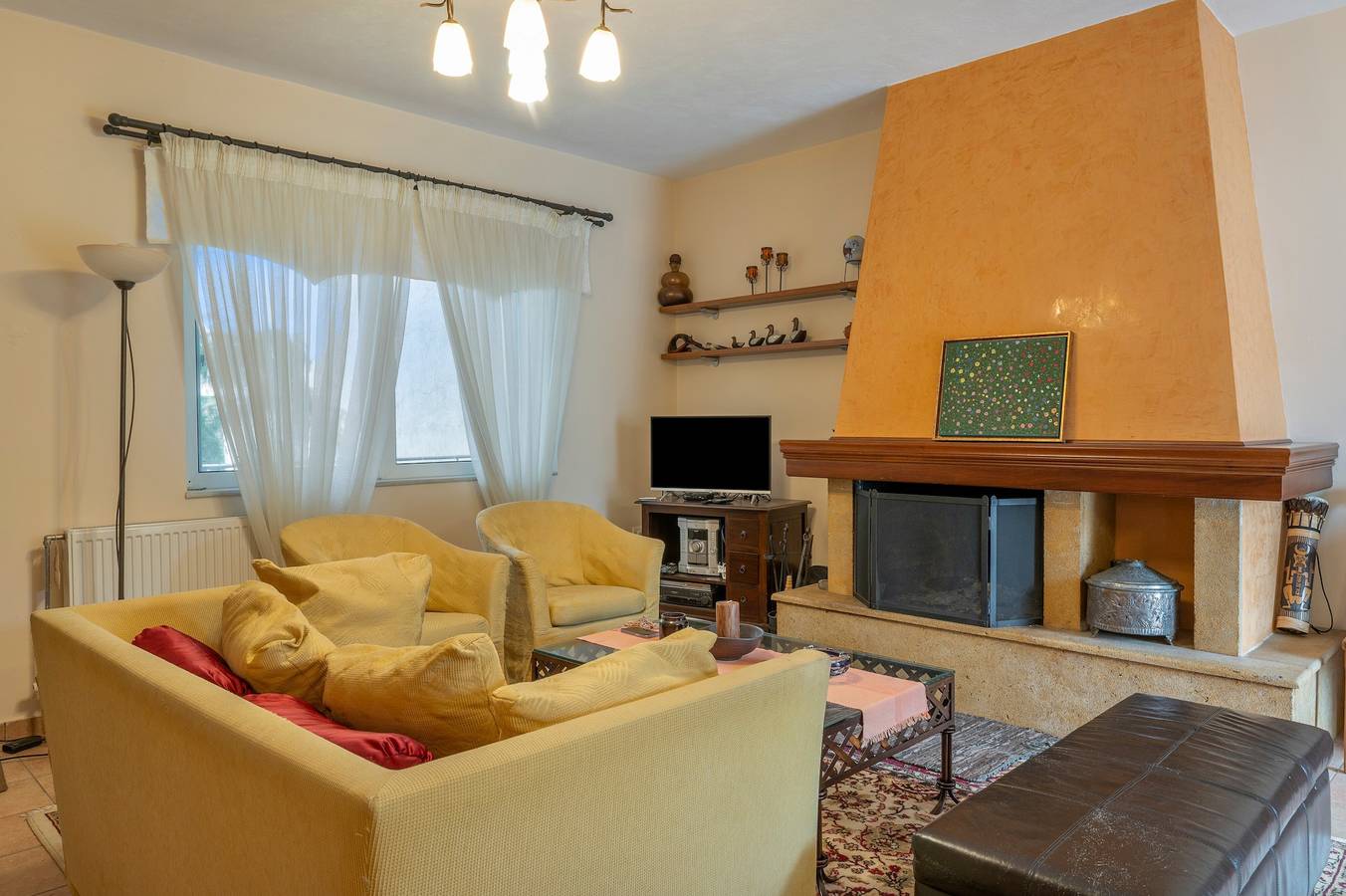 Villa 'Kallia's' with Mountain View, Private Terrace and Wi-Fi in Vilia, Västra Attikas regionala enhet