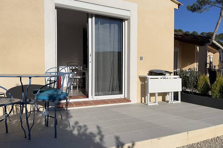 Appartement entier, Studio indépendant avec piscine entre la mer les gorges du Verdon et les lacs in Le Thoronet, Région de Draguignan