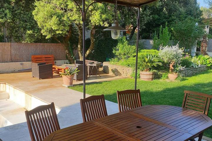 Ferienhaus für 5 Personen, mit Terrasse und Garten in Poulx
