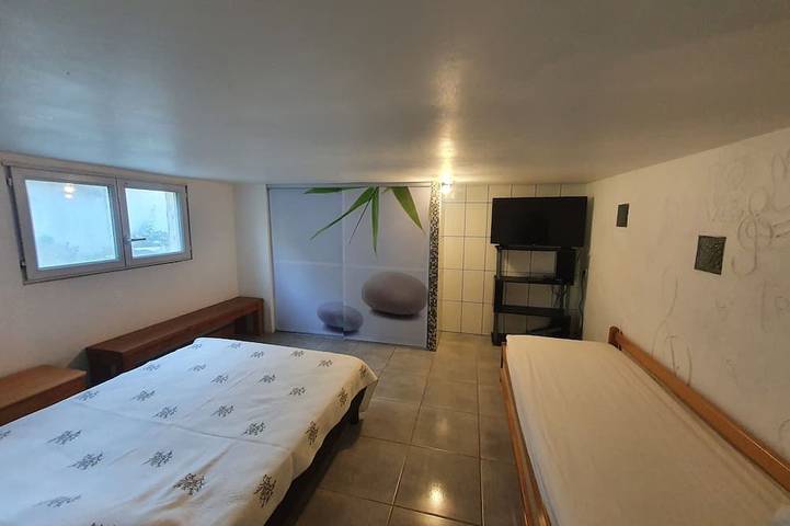 Gîte pour 4 personnes, avec jardin et piscine à Figari - 3