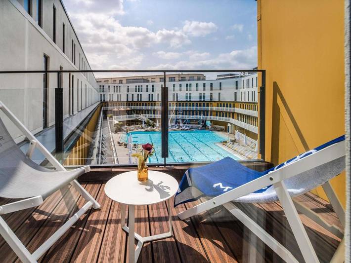 Hôtel pour 5 personnes, avec terrasse et vue ainsi que sauna et piscine, animaux acceptés dans Parc des Princes