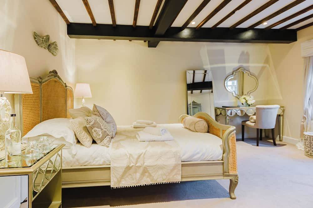 Experience boutique comfort above The Powell pub in Birchington. Stylish en-suite rooms, luxury touches, and a vibrant pub below—perfect for business, couples, or families. Book your coastal escape today! in Birchington, Kent