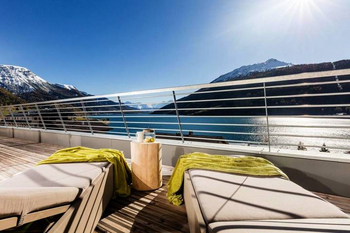 Hotel für 4 Personen, mit Balkon und Whirlpool sowie Terrasse und Pool in Reschen