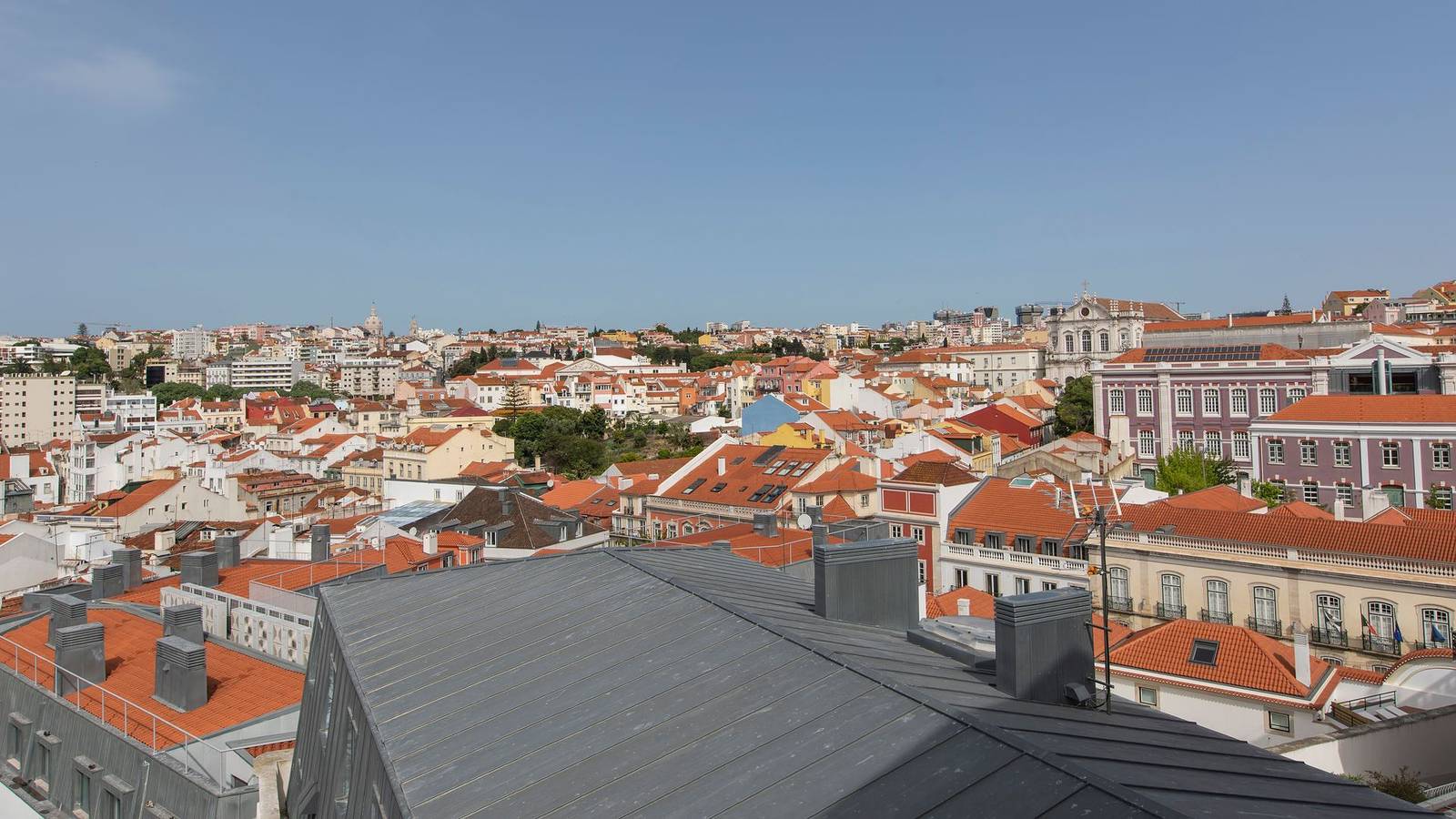 Apartamento inteiro, Sunny Santa Catarina I by Lovelystay in Misericórdia, Lisboa