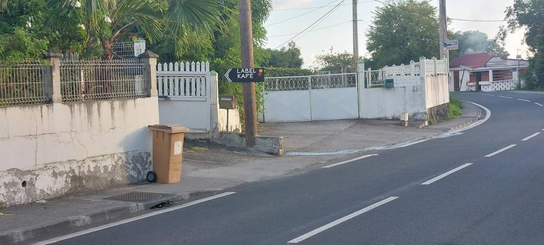 Gîte pour 3 personnes, avec jardin dans Plage de Petite Anse - 4