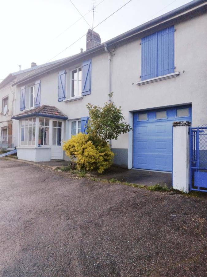 Location de vacances pour 5 personnes, avec jardin et vue dans Port-sur-Saône