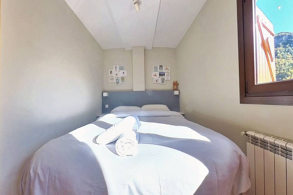 Entire apartment, Sanvi viewpoint - tucasaenlospirineos in Escarrilla, Sallent de Gállego