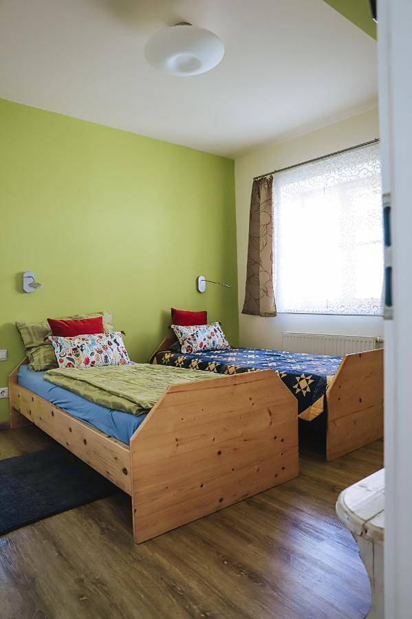 Gîte pour 2 personnes, avec terrasse et jardin dans Korneubourg - 2