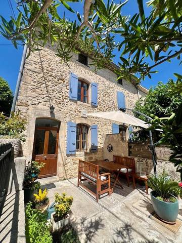 Gîte pour 6 personnes, avec terrasse à Saint-Just-d'Ardèche