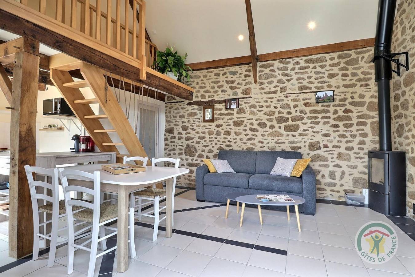 Tombelaine in Coglès, Les Portes du Coglais