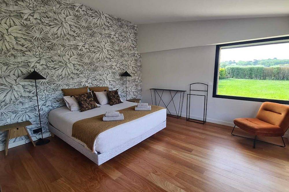 Villa 300 m², sea view, indoor pool and Spa in Roscoff, Ceinture Dorée