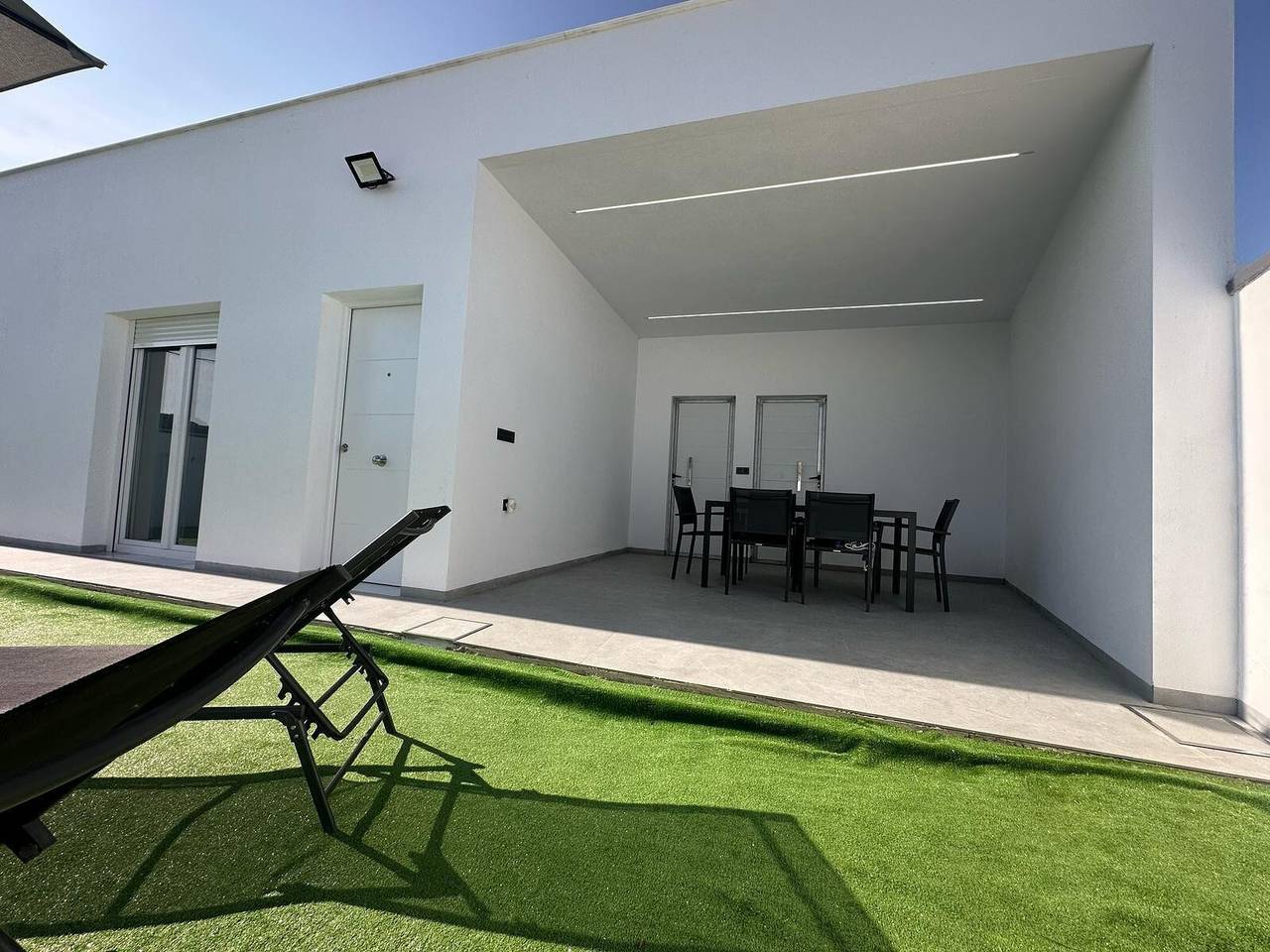 Ferienhaus 'Villa Playa – Nur für Familien oder Paare' mit Pool und Grill in Conil de la Frontera, Costa de la Luz